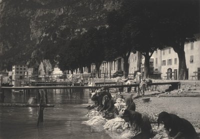 Lavadeiras em Riva del Garda de Alfred Stieglitz