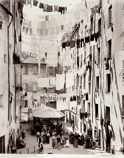 Vista da pequena Piazza dei Truogoli de Santa Brigida, c.1895 de Alfredo Noack