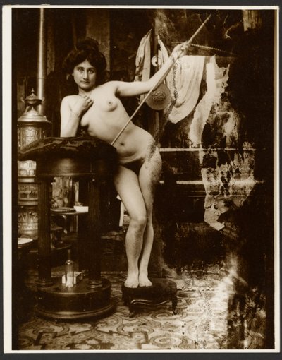 [Nu feminino com uma lança, Paris]. de Alphonse Maria Mucha