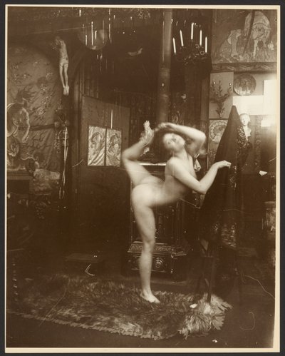 [Modelo feminino nu como bailarina, Paris]. de Alphonse Maria Mucha