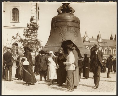 [Fotografias da viagem de estudo à Rússia utilizadas para a pintura "A abolição da servidão na Rússia" (1914), do "Ciclo Epopeia dos Eslavos, Moscovo"]. de Alphonse Maria Mucha
