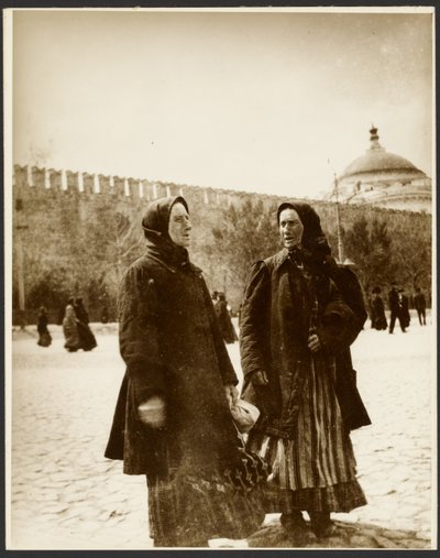 [Fotografias da viagem de estudo à Rússia utilizadas para a pintura "A abolição da servidão na Rússia" (1914), do "Ciclo Epopeia dos Eslavos, Moscovo"]. de Alphonse Maria Mucha