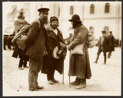 [Fotografias da viagem de estudo à Rússia utilizadas para a pintura "A abolição da servidão na Rússia" (1914), do "Ciclo Epopeia dos Eslavos, Moscovo"]. de Alphonse Maria Mucha