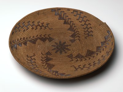 Bandeja de farinha de bolota, c.1860-1909 (bordo, casca e salgueiro) de Amanda Wilson