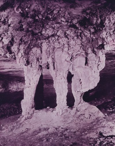 O Altar Nupcial, Caverna dos Mamutes (foto a p/b) de American Photographer (after)
