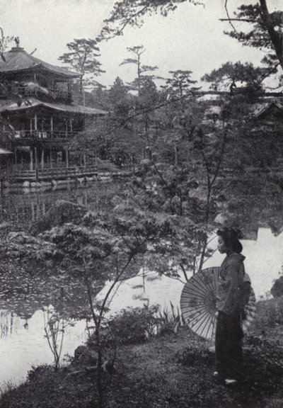 O pavilhão dourado em Kinkakuji (foto a p/b) de American Photographer (after)