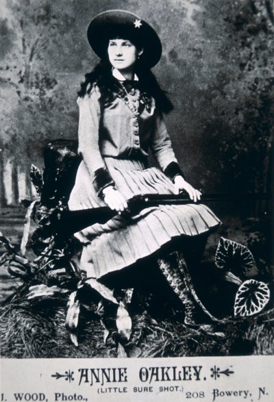 Annie Oakley (1860-1926) (foto a p/b) de American Photographer