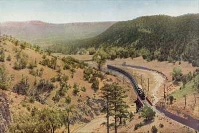 Apache Canyon, entre Las Vegas e Lamy, Novo México (foto colorida) de American Photographer