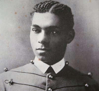 Henry Ossian Flipper (1856-1940) o primeiro graduado negro da West Point Military Academy (foto a p/b) de American Photographer