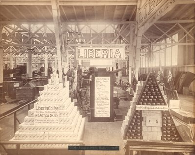 Exposição de sabão e café na Libéria, Salão Agrícola, Exposição do Centenário da Filadélfia, 1876 (impressão de albume) de American Photographer