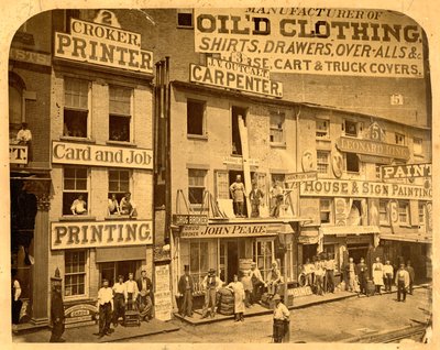 Lower Hudson Street, NYC, 1865 (impressão em prata de gelatina) de American Photographer