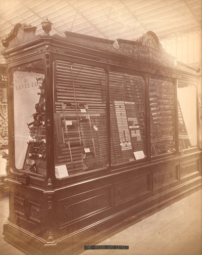 Stanley Rule e Level Co.s Exhibit, Exposição Internacional do Centenário, Filadélfia, 1876 (albumen print) de American Photographer