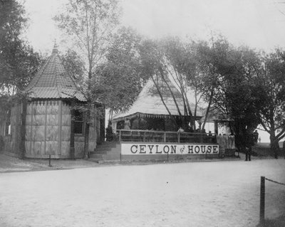 A casa de chá do Ceilão na Exposição Mundial da Colúmbia, Chicago 1893 (foto a p/b) de American Photographer