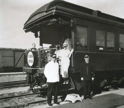 O carro de observação do "Florida Special" de luxo da Florida East Coast Railway, de Nova Iorque a Miami. de American Photographer