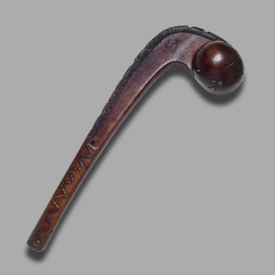 Clube de Tomahawk com cabeça de bola (madeira e latão) de American School