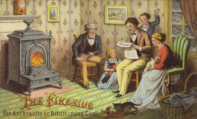 Família reunida em torno do Fireside de American School