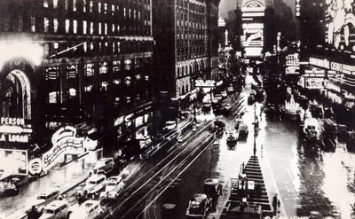 Times Square à noite, Nova York, c.1930 (depois de uma foto) de American School