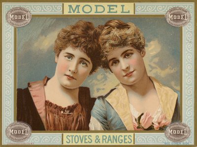 Duas senhoras juntas de American School