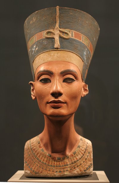 O busto de Nefertiti, ca 1350 aC de Ancient Egypt