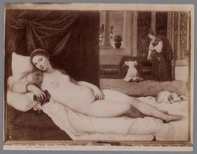 Fotoreprodução da pintura da Vénus de Urbino por Ticiano
Firenze, Venere (Tiziano Gall. Uff.) (título sobre o objecto) de Anderson (firma)