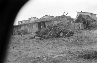 CROTONE - A ALDEIA EM GRANDE PLANO, de Ando Gilardi