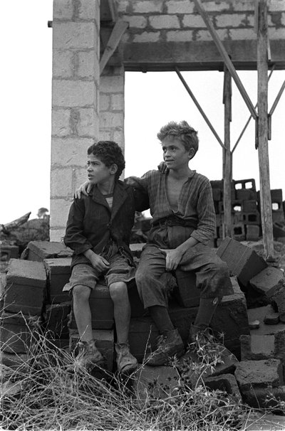 FILHOS DE PEDREIROS de Ando Gilardi