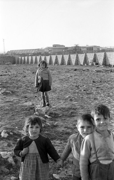 ARMAZÉM ATRÁS DA FÁBRICA, Crotone de Ando Gilardi