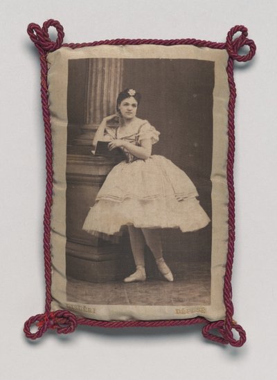 Dançarina de ballet, c. 1865 (foto) de Andre Adolphe Eugene Disderi