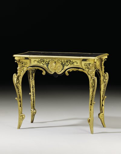 Mesa de escritório de Luís XIV, c.1700 (ormolu, tartaruga, ébano, latão e chifre manchado de azul) de Andre Charles (attr. to) Boulle