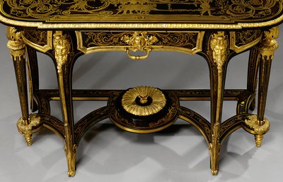 Uma de um par correspondente de mesas de cais Luís XIV, c.1710 (ormolu montado e Boulle latão incrustado em carapaça de tartaruga) (ver também 469015 e 469016) de Andre Charles (attr. to) Boulle