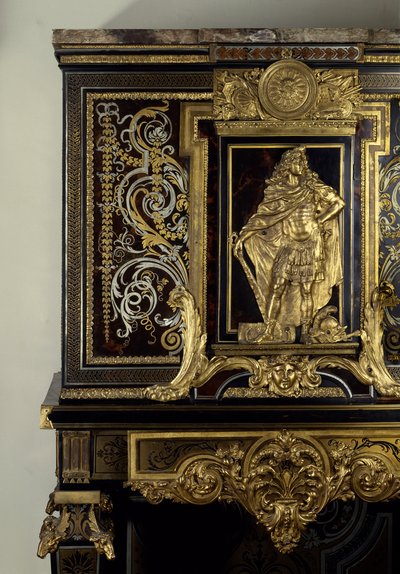 Arte França: O gabinete adorna a figura do Rei Luís XIV (1638-1715) em Hércules Gaulois. Detalhe. Móveis de André Boulle (1642-1733) por volta de 1700. Altura: 1,87m. Paris, Musee Du Louvre de Andre Charles Boulle