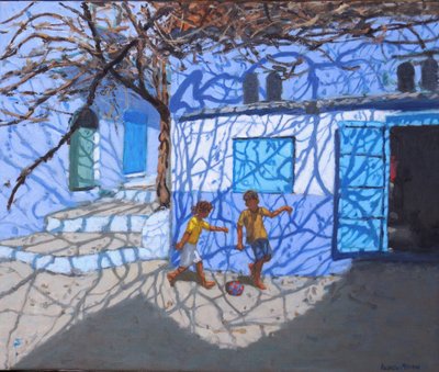 Jogos de bola na rua,Chefchaouen,Marrocos , 2018,(óleo sobre tela) de Andrew Macara