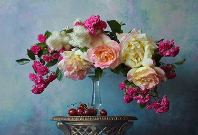 Rosas e cerejas elegantes de Andrey Morozov