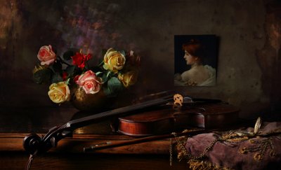 Natureza morta elegante com violino de Andrey Morozov