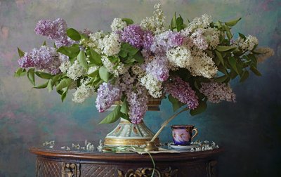 Natureza morta com flores lilás de Andrey Morozov