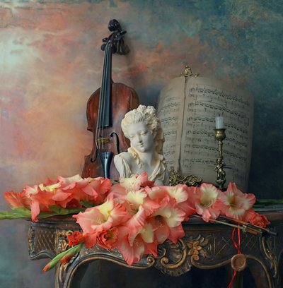 Busto de violino e gladíolo de Andrey Morozov