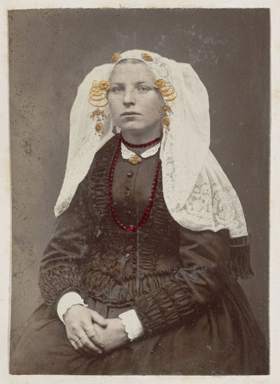 Retrato de uma mulher no traje tradicional de Beijerland Hollandska Skönheter! (título no objeto) de Andries Jager