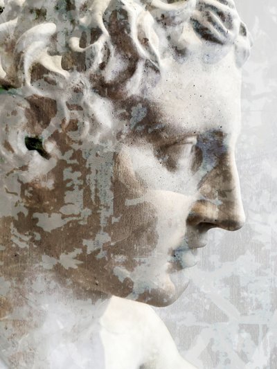 Perfil de mármore envelhecido de Angelo Cerantola