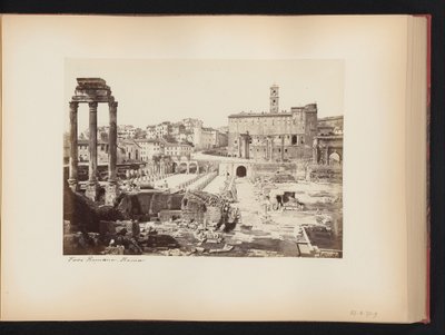 Vista do Fórum Romano com o Templo de Castor e Pollux em Roma, Itália Fórum Romano. Roma (título no objeto) de Anonymous