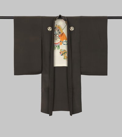 Meninos haori com brinquedos de Anonymous