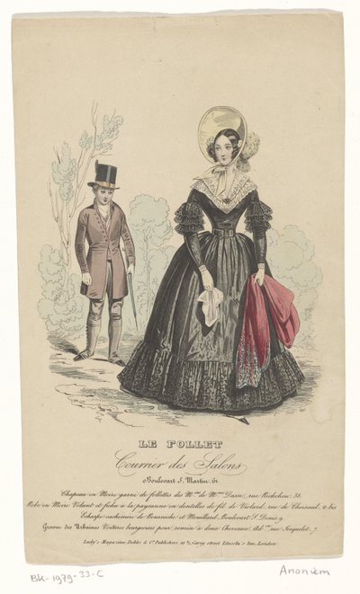 Estampa de moda de uma senhora num vestido preto com gola de renda branca dupla no fundo um cavalheiro com cartola e árvores de Anonymous