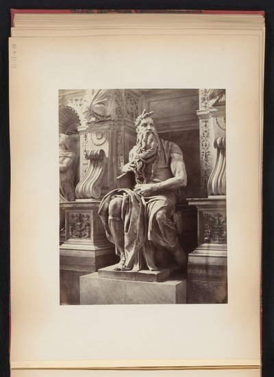 Escultura de Moisés por Michelangelo, monumento a Júlio II, S. Pietro in Vincoli em Roma, Itália de Anonymous