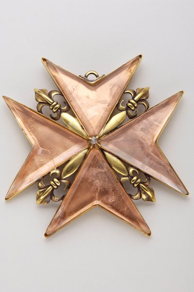 Grão-Ducado da Toscana - Ordem de Santo Estêvão: cruz de anterior ou oficial de justiça - Anverso - Modelo do século XVII - Tamanho bronze dourado, cobre e cristal - D: 9,7 cm; peso: 70 g - Colecção privada de Anonymous Anonymous