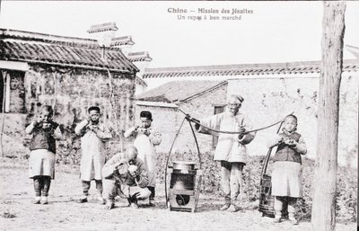 Missão jesuíta que fornece refeições baratas na China Fotografia do início do século XX - Colecção privada de Anonymous Anonymous