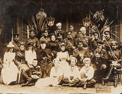 Membros da família Romanov nas manobras militares de verão em Krasnoye Selo (São Petersburgo) de Anonymous Anonymous
