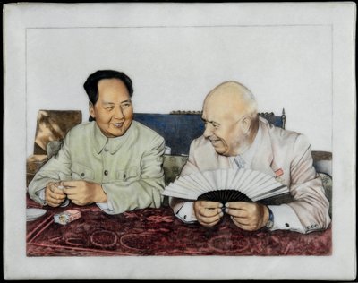Nikita Khrouchtchev (1894-1971) e Mao Zedong (Tse-Toung, Tse Toung) (1893-1976) - Nikita Khrushchev e Mao Zedong - Anônimo. Porcelana, decoração em overglaze, início da década de 1960. Coleção Particular de Anonymous Anonymous