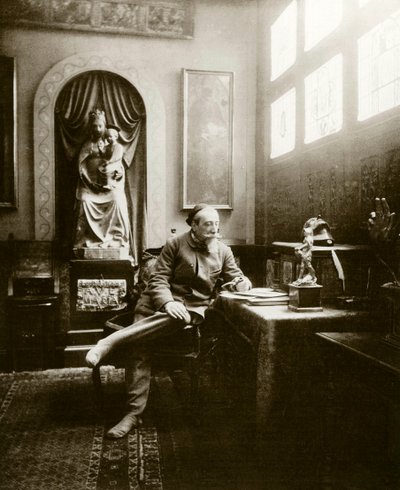 Retrato do escritor francês Anatole France (1844-1924) em 1904, em seu escritório. Coleção Particular de Anonymous Anonymous