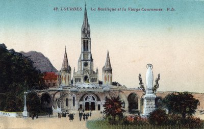 A basílica e a virgem coroadas em Lourdes - Hautes Pyrenees (65) por volta de 1900. de Anonymous Anonymous