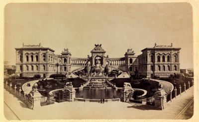 A cidade de Marselha e seus arredores por volta de 1885 -1890: O Palácio Lonchamp (Museu de Belas Artes), Coleção Particular de Anonymous Anonymous