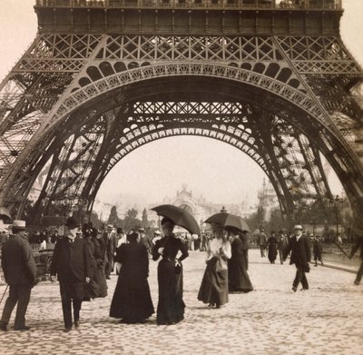 Exposição Universal de 1900 - Exposition Universelle de 1900 em Paris: Vista sob a Torre Eiffel - coleção particular de Anonymous Anonymous